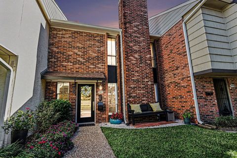 Photo of 9407 Fondren Road, Houston, TX 77074 (MLS # 90012203)