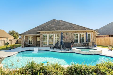 Photo of 1279 Laurel Lane, Angleton, TX 77515 (MLS # 89922931)