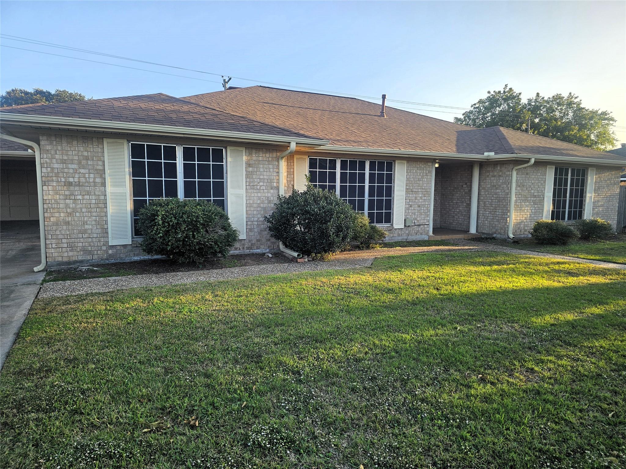 8022 Bayside Boulevard