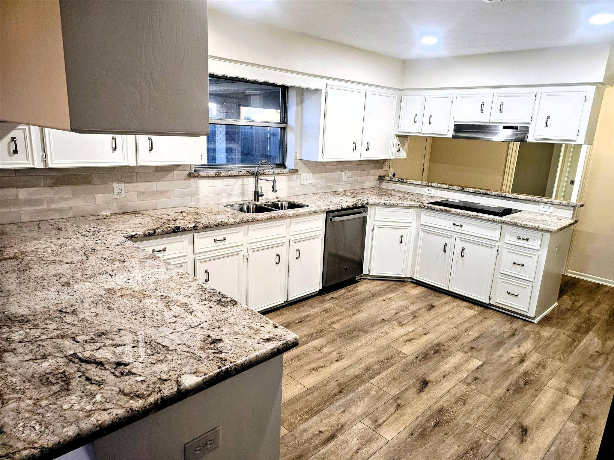 8022 Bayside Boulevard