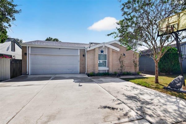 6323 DAWNRIDGE DR, HOUSTON, TX 77035 - Image 6929e8e0fbebdbefd4e7d463cd265c9f/554347817