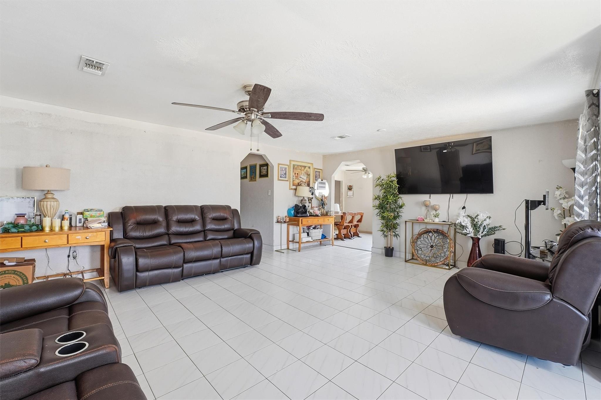 1002 Grenfell Lane