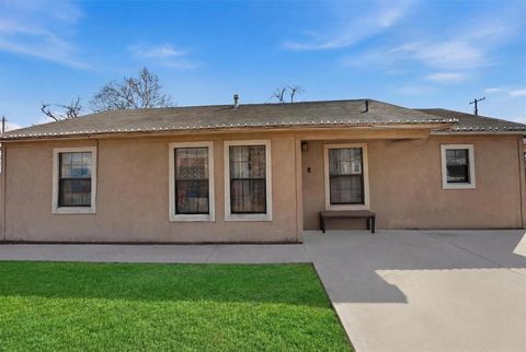 Photo of 1002 Grenfell Lane, Houston, TX 77076 (MLS # 93714852)