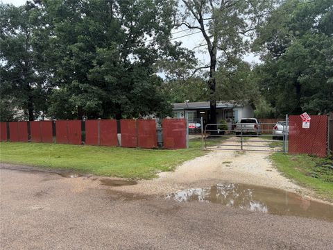 Photo of 18667 Clover Path, Porter, TX 77365 (MLS # 58111882)