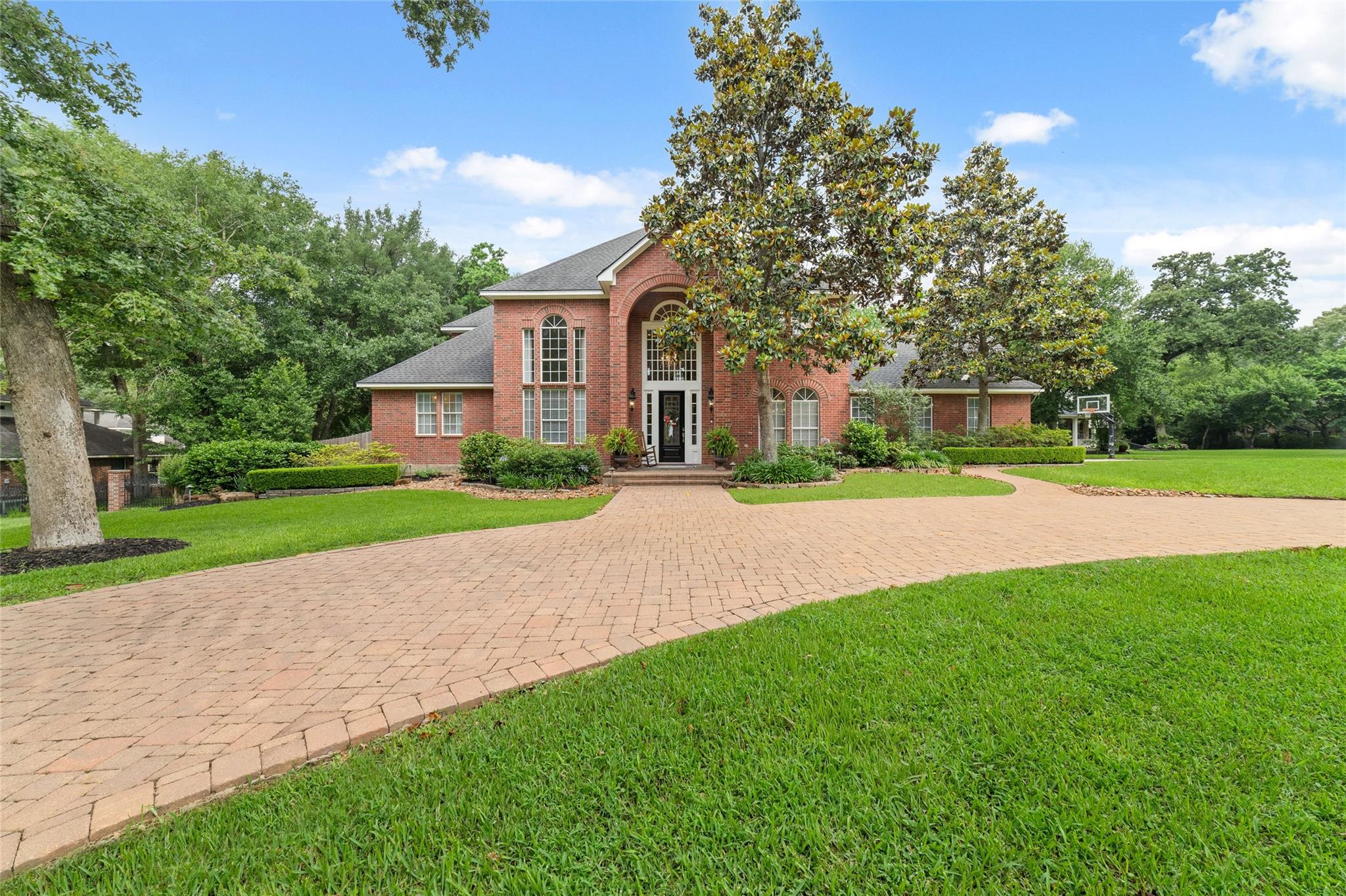 15318 Hunters Bend Dr Drive