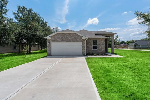 Photo of 702 Azalea Street, Waller, TX 77484 (MLS # 72126591)