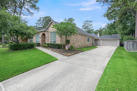 Photo of 6307 Threeflower Lane, Houston, TX 77345 (MLS # 92965393)