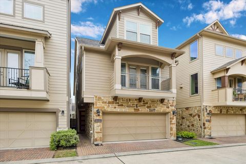 Photo of 2611 Shady Woods Lane, Houston, TX 77008 (MLS # 73619895)