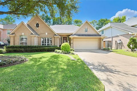 Photo of 9427 Fern Wood Forest, Houston, TX 77040 (MLS # 14971769)