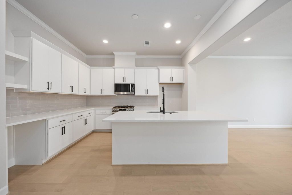 Photo of 222 E 27th Street, Houston, TX 77008 (MLS # 4108589)