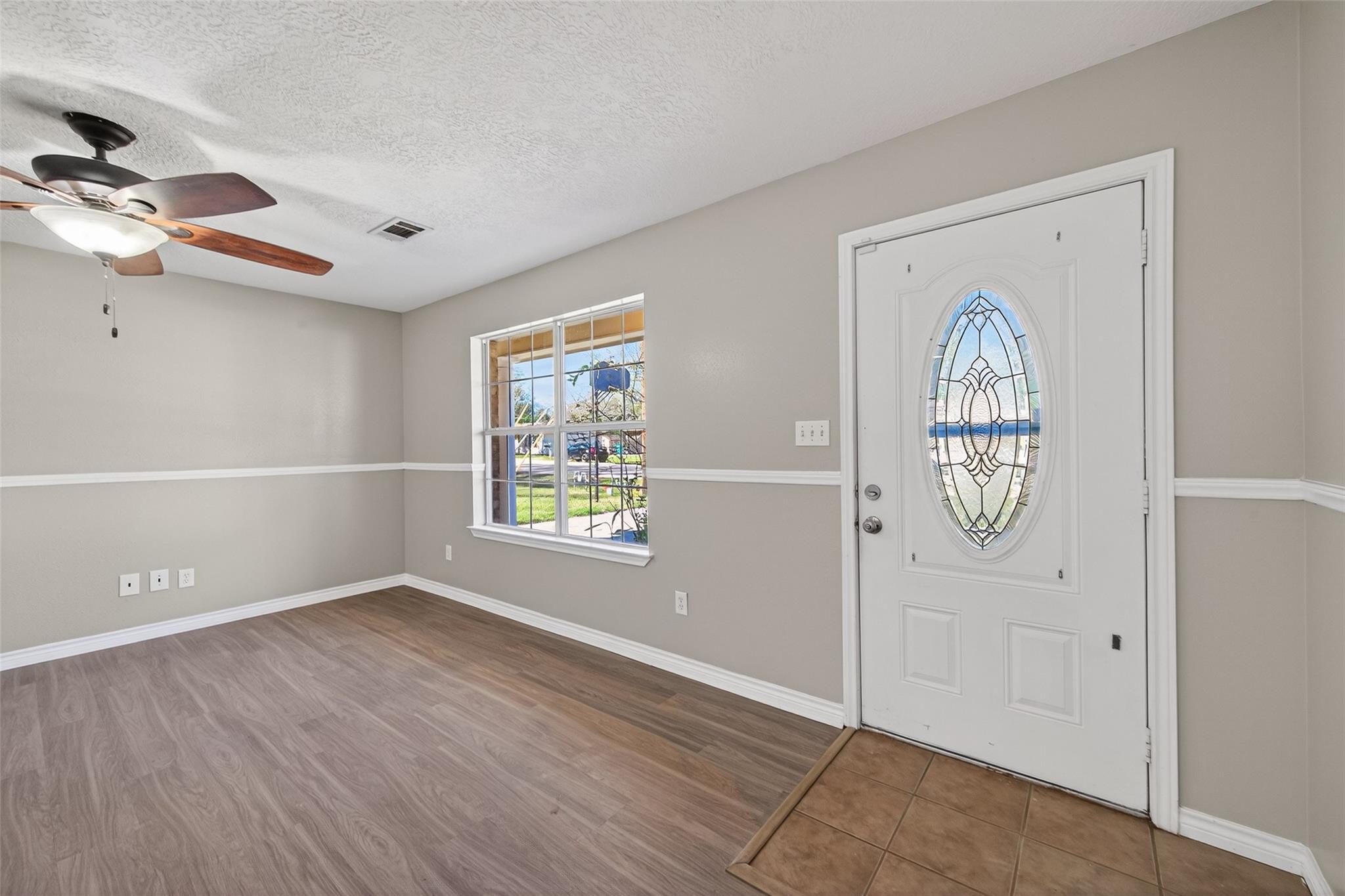210 N Shirley Lane