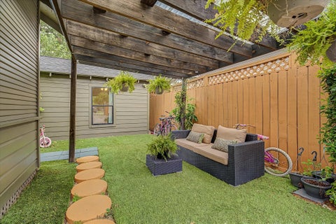 Photo of 606 N Vincent Street N #B, Houston, TX 77009 (MLS # 54205421)