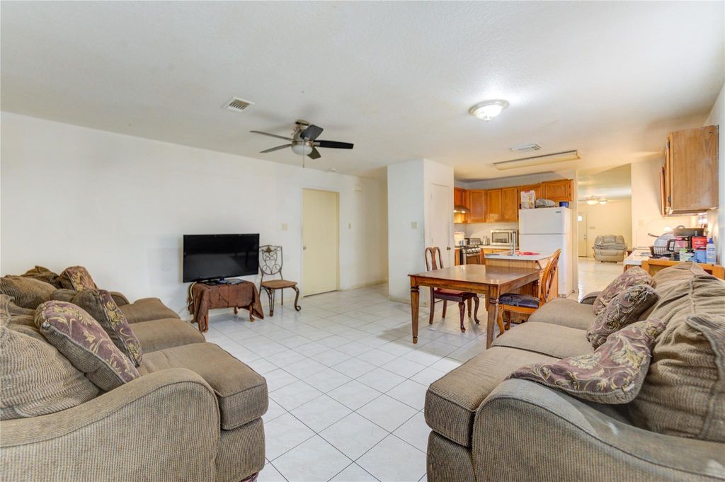 Photo of 3807 Crandon Street, Houston, TX 77026 (MLS # 54953174)