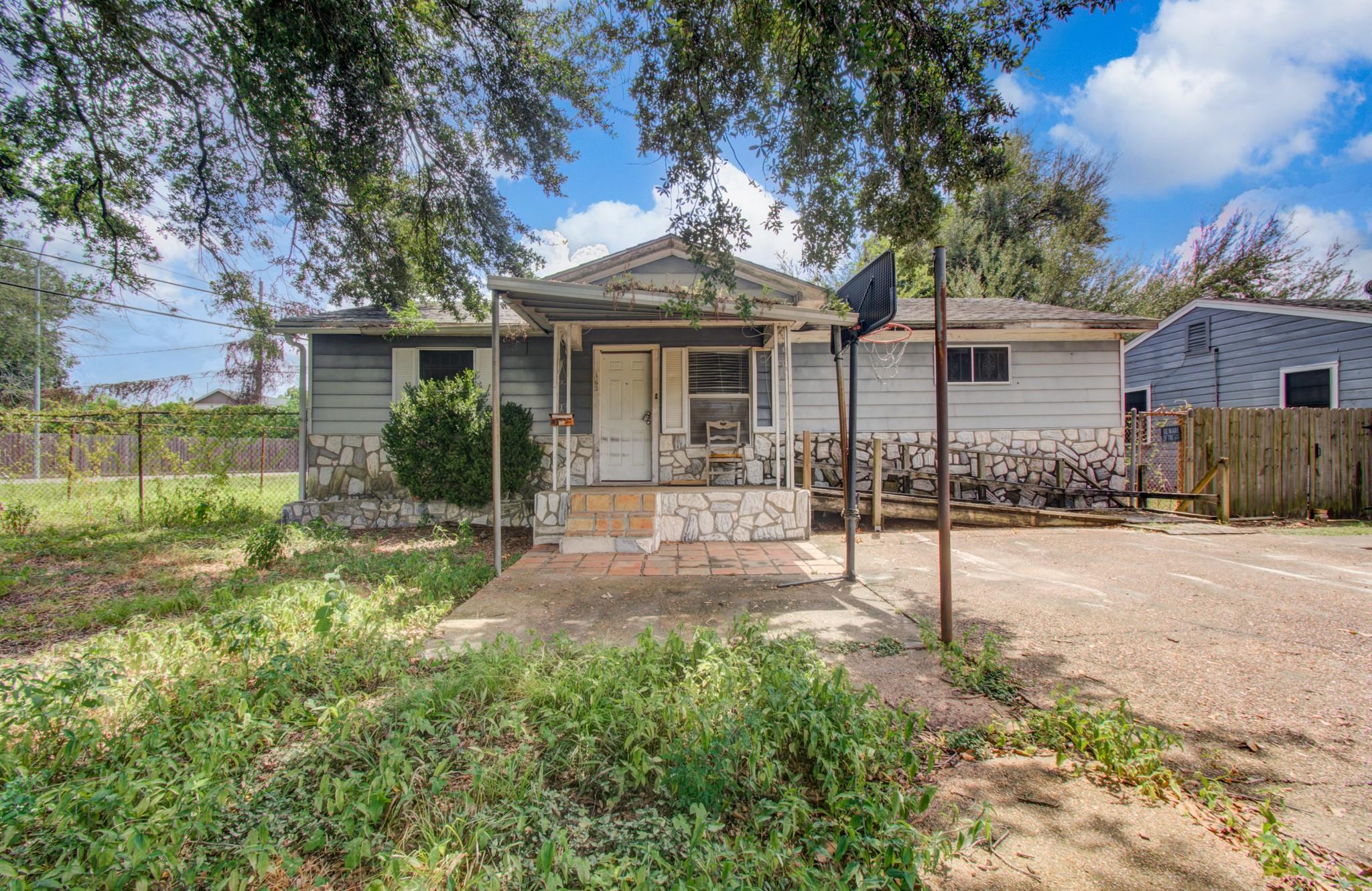 162 Calloway Street