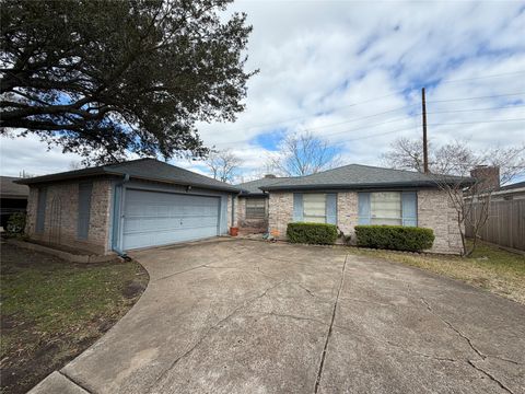 Photo of 13722 Burgoyne Road, Houston, TX 77077 (MLS # 61112062)