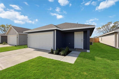Photo of 4814 Peanut Butter And Jelly Drive, Houston, TX 77048 (MLS # 45276738)
