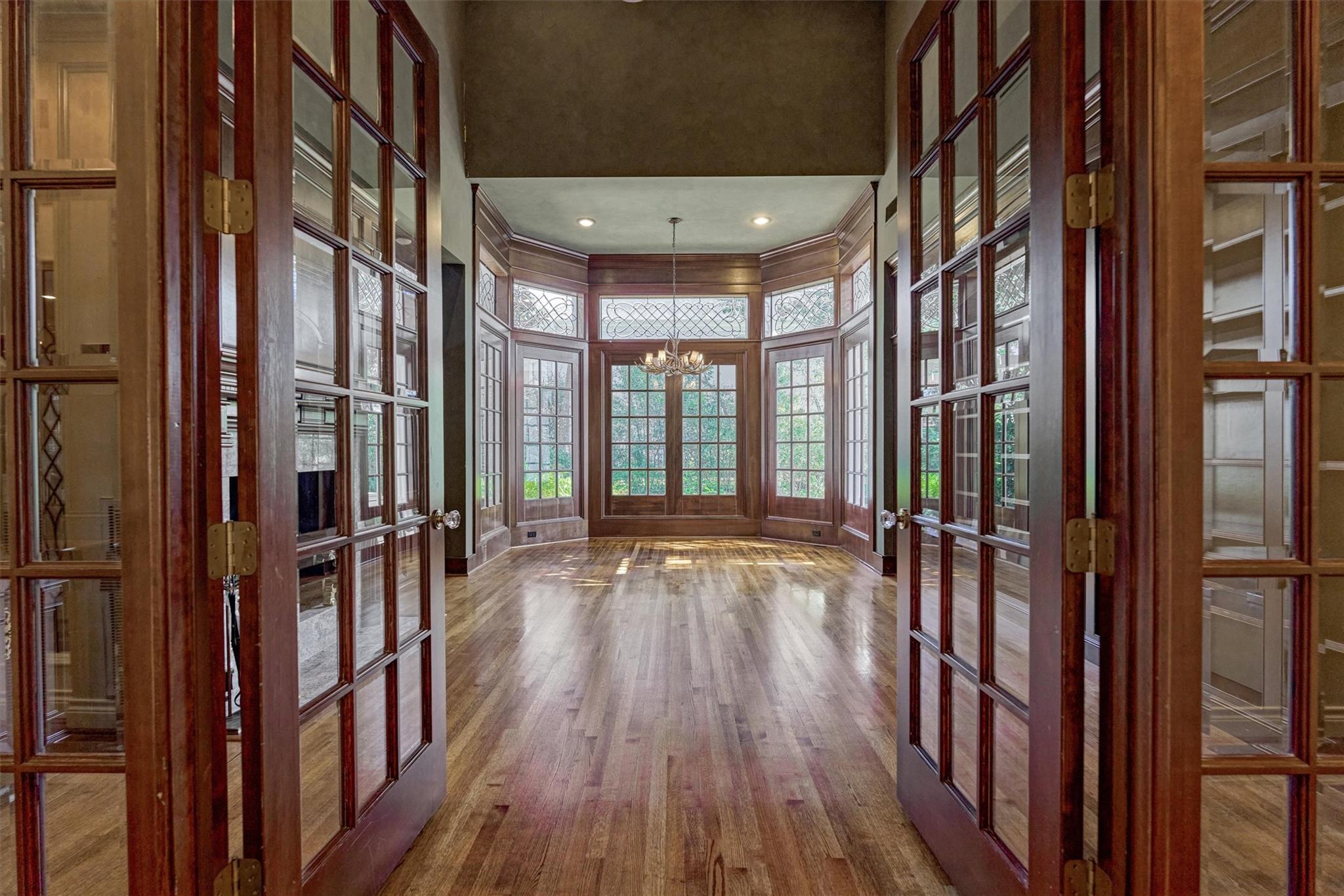 26 S Brokenfern Drive