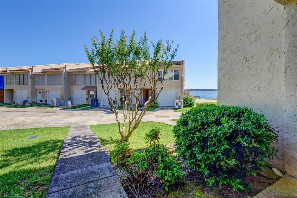 38 Regency Point