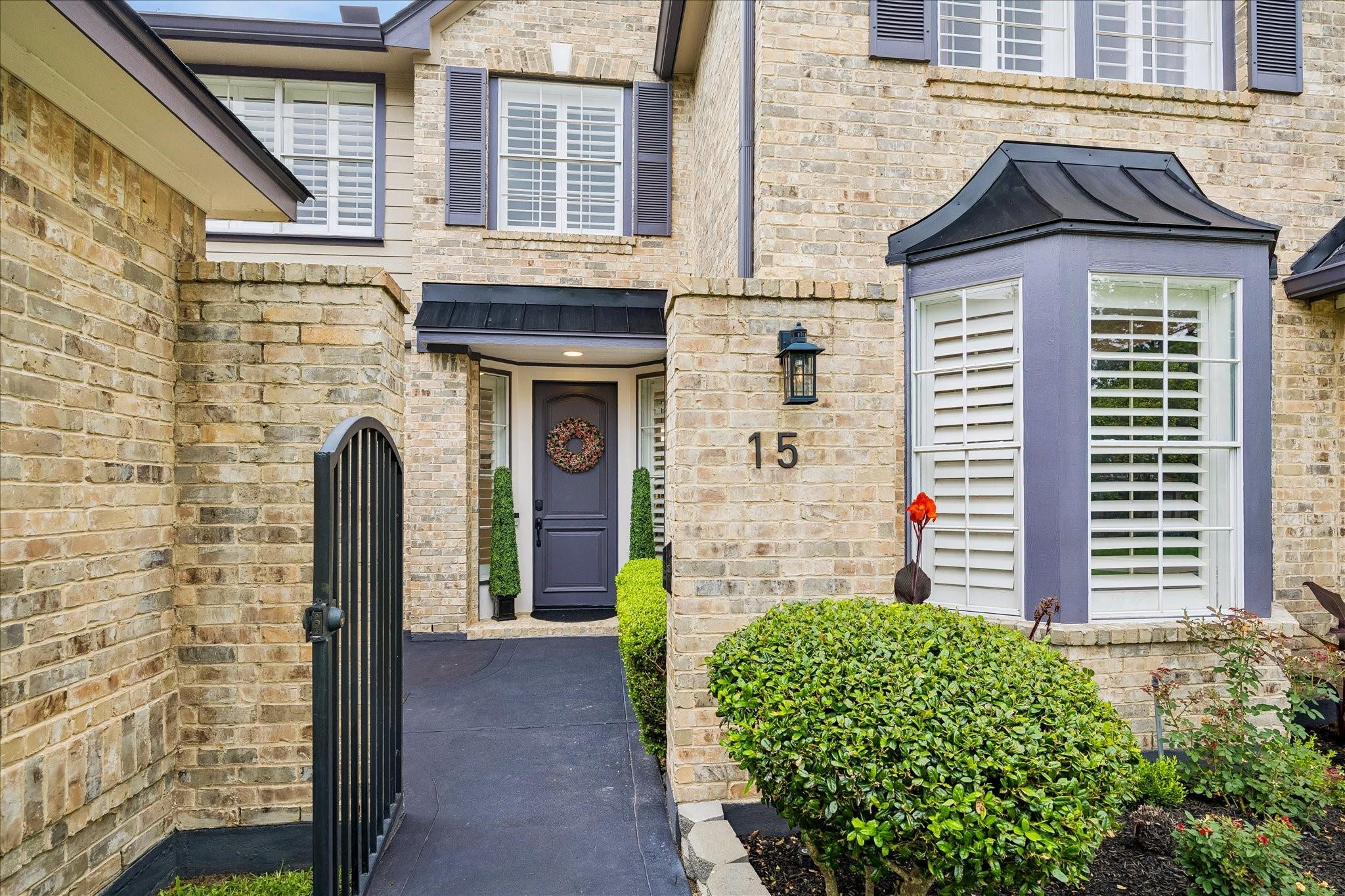 15 W Beckonvale Circle