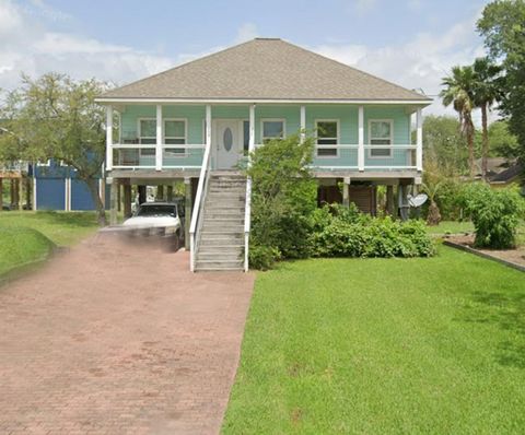 Photo of 909 Gruenwald Avenue, Seabrook, TX 77586 (MLS # 57489108)