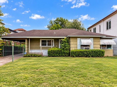Photo of 5551 Aspen Street, Houston, TX 77081 (MLS # 11747308)