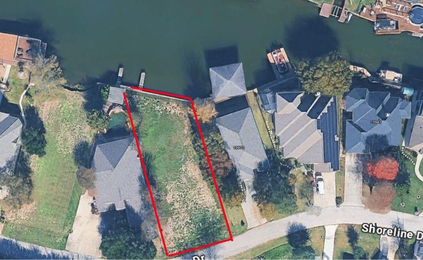 Lot 11 Shoreline