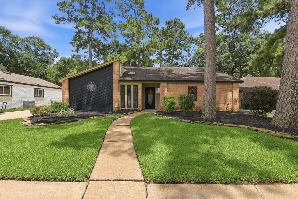 Photo of 15122 Forest Lodge Drive, Houston, TX 77070 (MLS # 35665283)