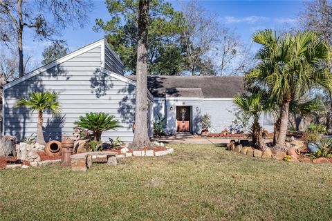 Photo of 13802 Lynnwood Lane, Sugar Land, TX 77498 (MLS # 66158133)