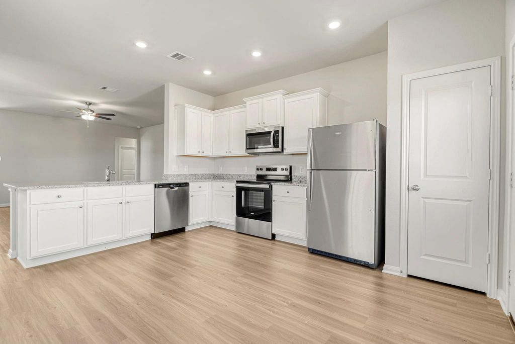 Photo of 6411 Autumn Equinox Drive, Houston, TX 77048 (MLS # 16128391)