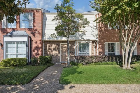 Photo of 12681 Rip Van Winkle Drive #32, Houston, TX 77024 (MLS # 18787237)