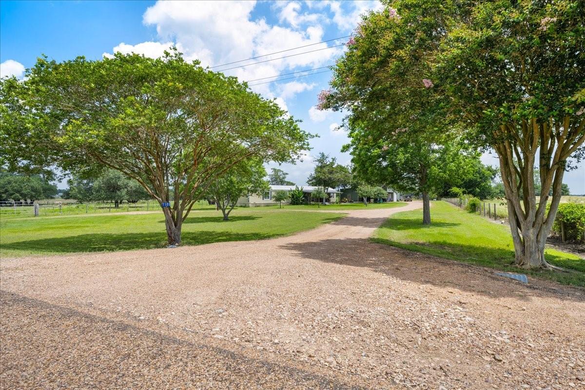 7300-2 Goehring Road, Ledbetter TX 78946