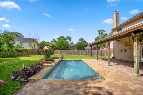 Photo of 807 Noble Springs Road, Houston, TX 77062 (MLS # 32240393)