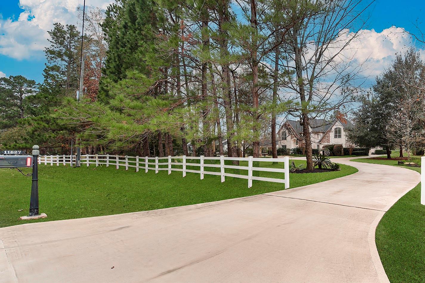 11827 Water Oak Drive