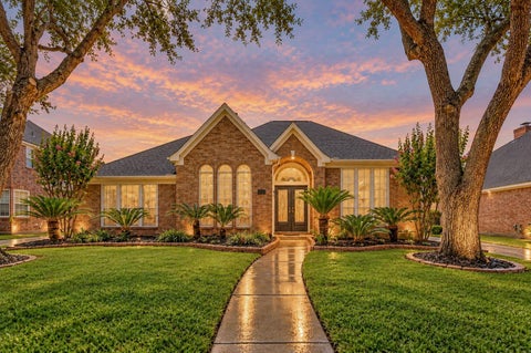 Photo of 4911 Avondale Drive, Sugar Land, TX 77479 (MLS # 39448943)
