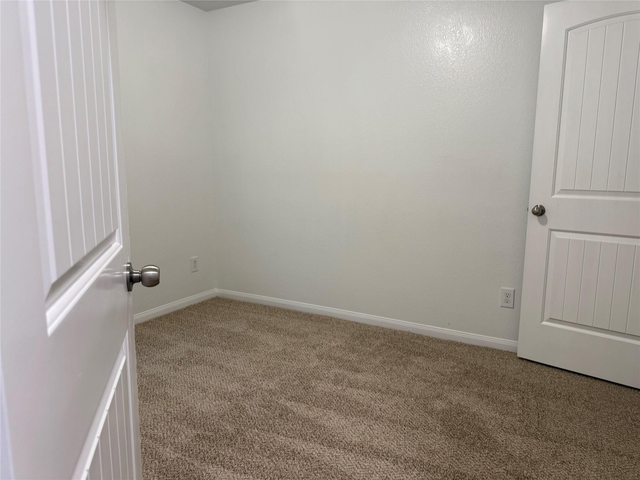 958 Oakglen Drive