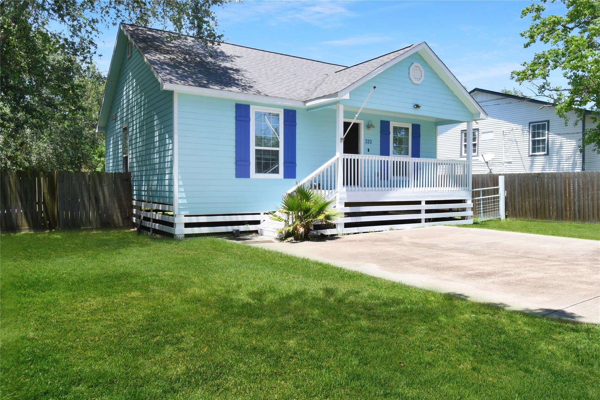 320 10th Street