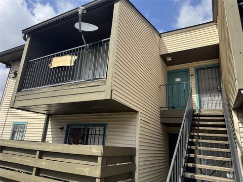 Apartment For Rent - 6161 Reims Road #111A<br/> Houston, TX 77036