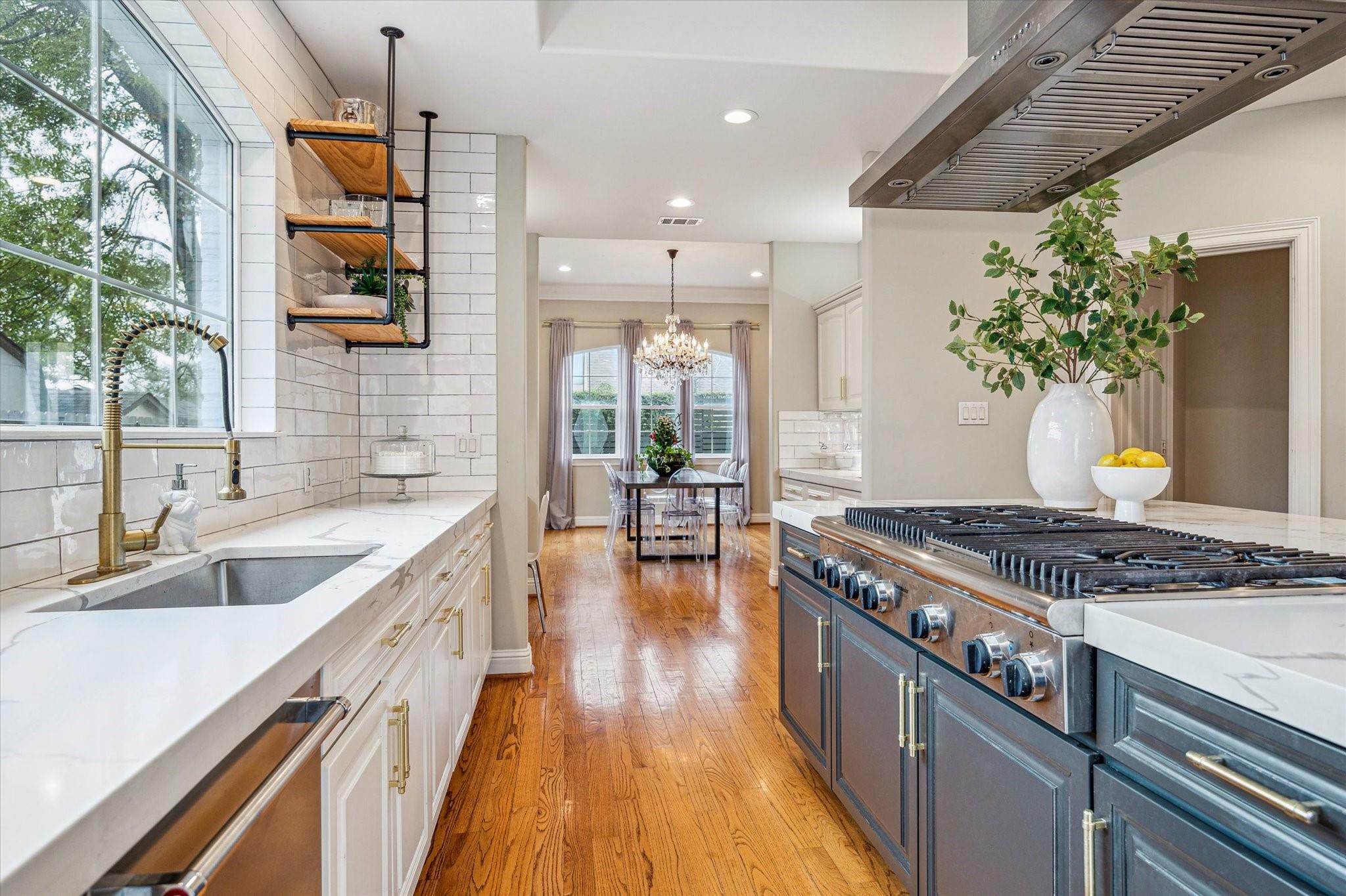 1502 Whispering Pines Drive