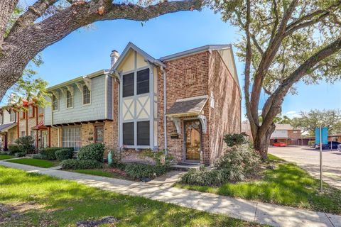 Photo of 2200 Triway Lane #87, Houston, TX 77043 (MLS # 24070119)