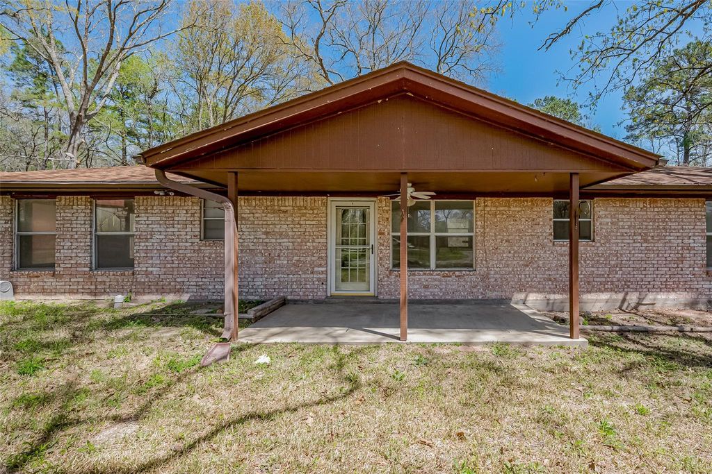 Photo of 14 Veronica Lane, Huntsville, TX 77340 (MLS # 96974255)