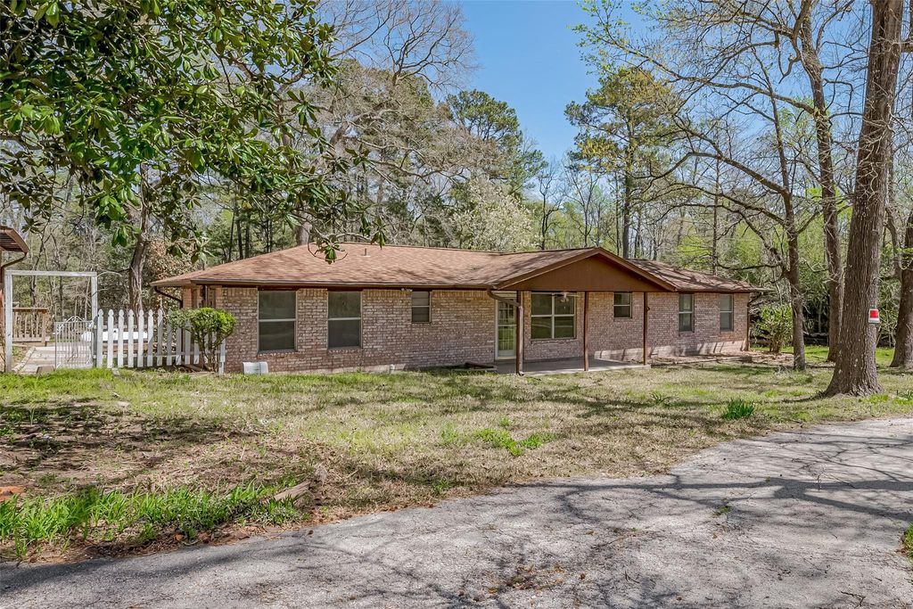 Photo of 14 Veronica Lane, Huntsville, TX 77340 (MLS # 96974255)