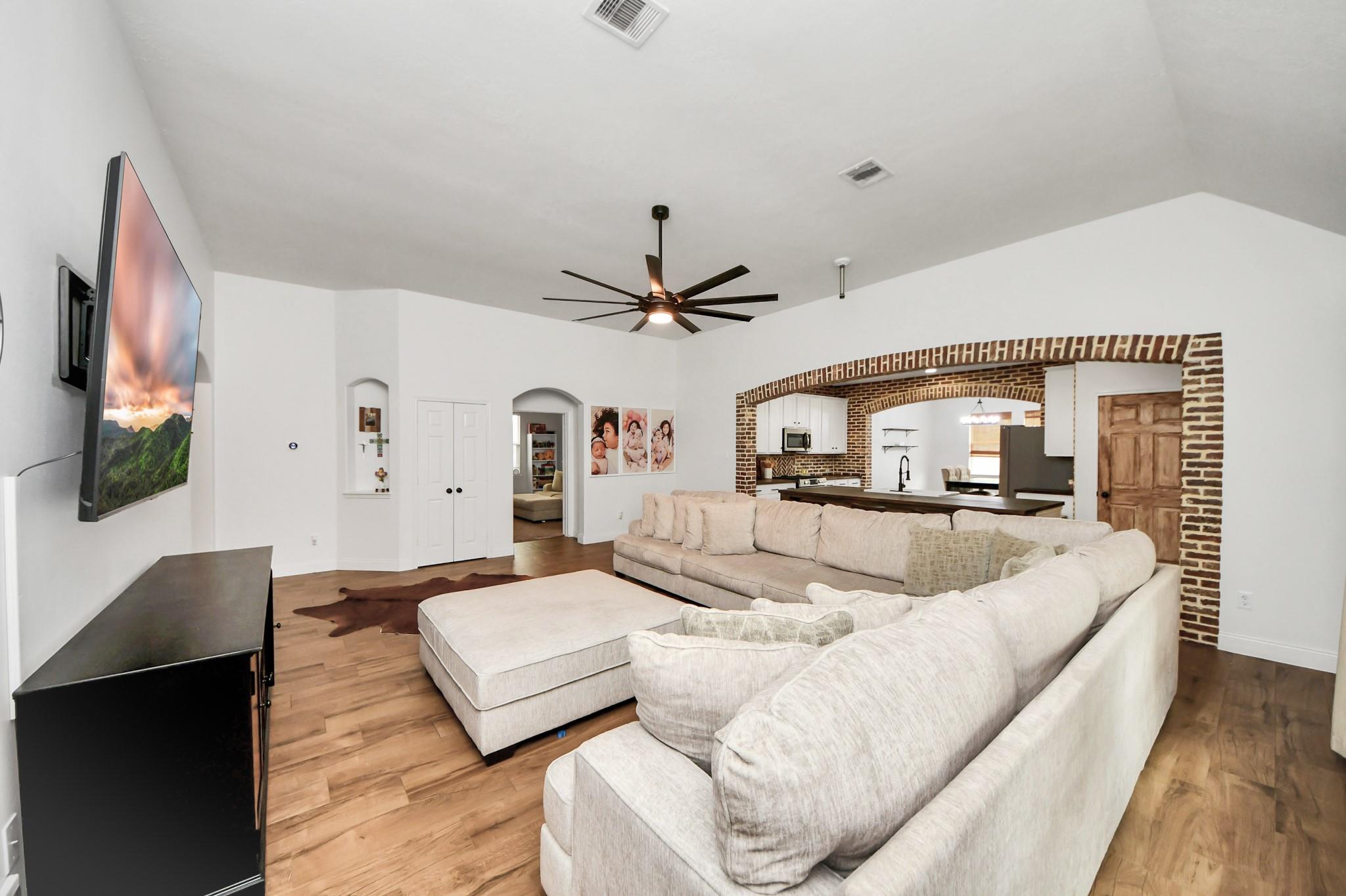 10018 Lynnwood Drive