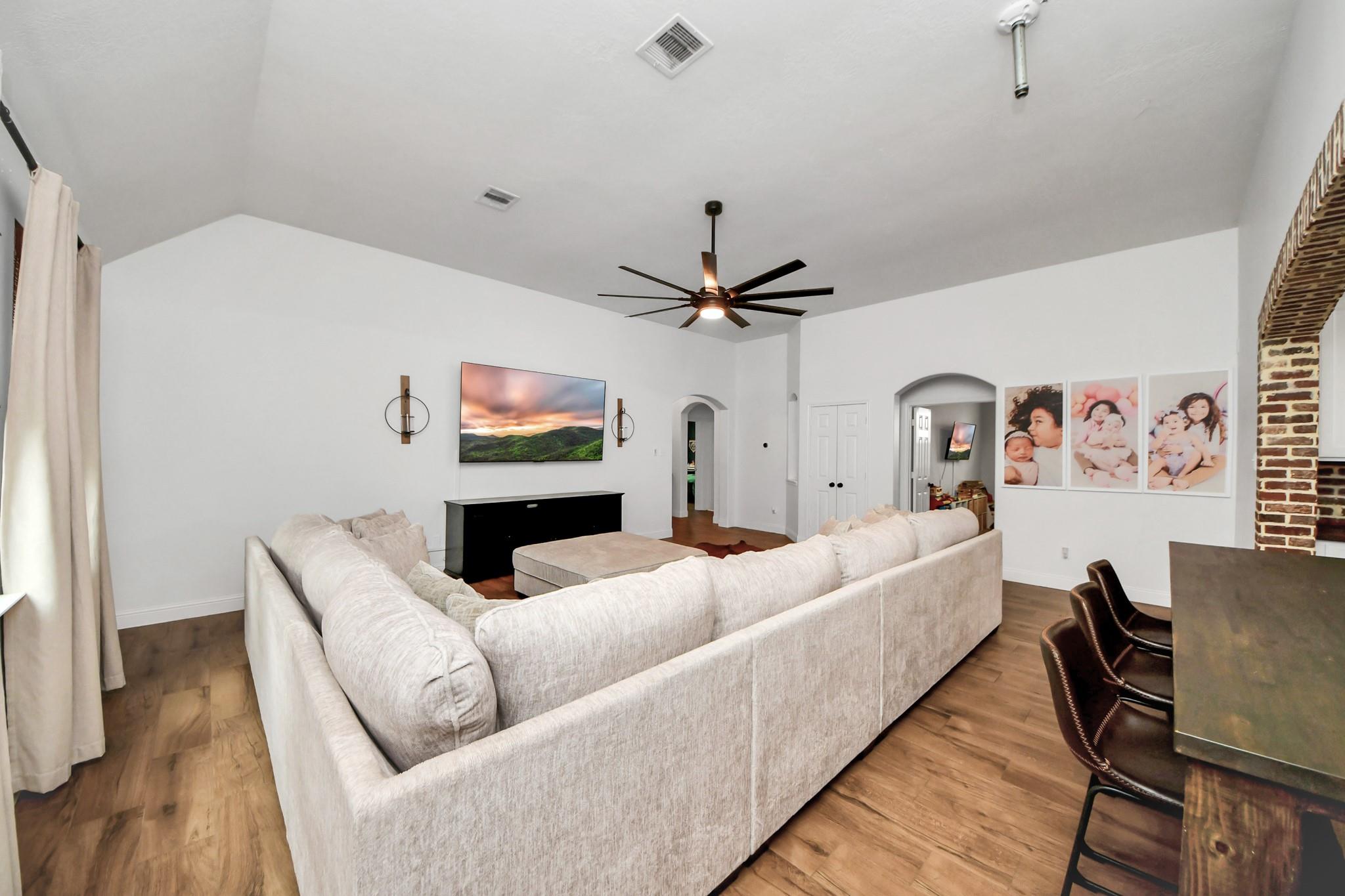 10018 Lynnwood Drive