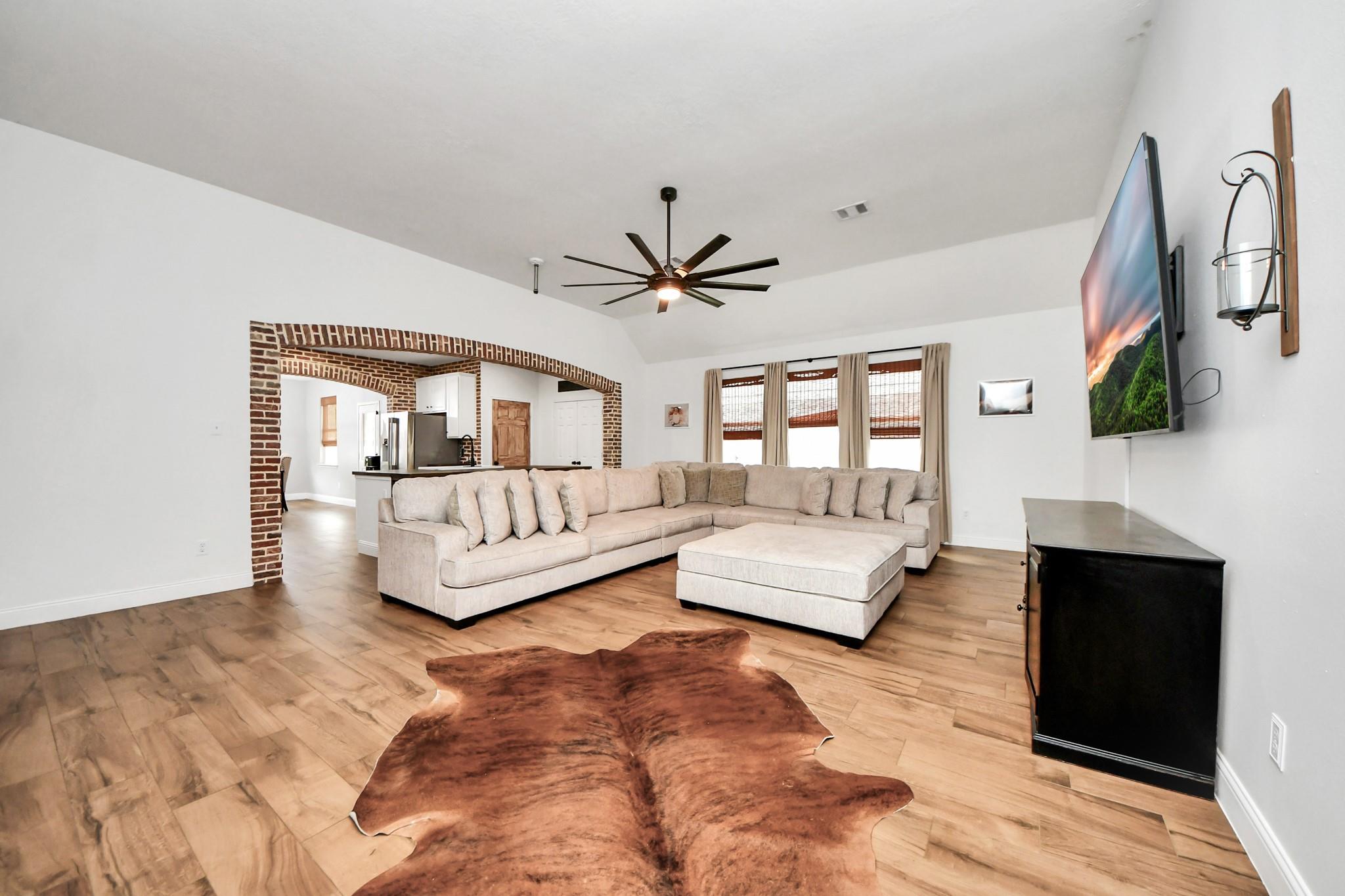 10018 Lynnwood Drive