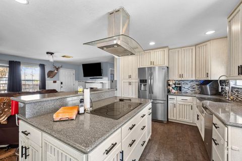Photo of 436 Pompano Street, Bayou Vista, TX 77563 (MLS # 82603398)