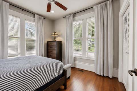 Tiny photo for 945 Harvard Street, Houston, TX 77008 (MLS # 87050788)