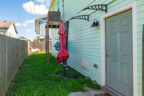 Tiny photo for 2203 56th Street, Galveston, TX 77551 (MLS # 18605288)