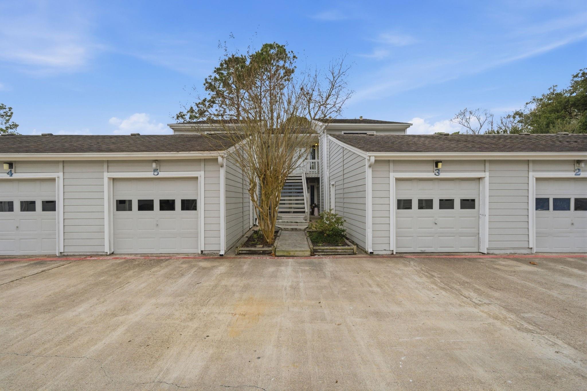 3 Hideaway Drive