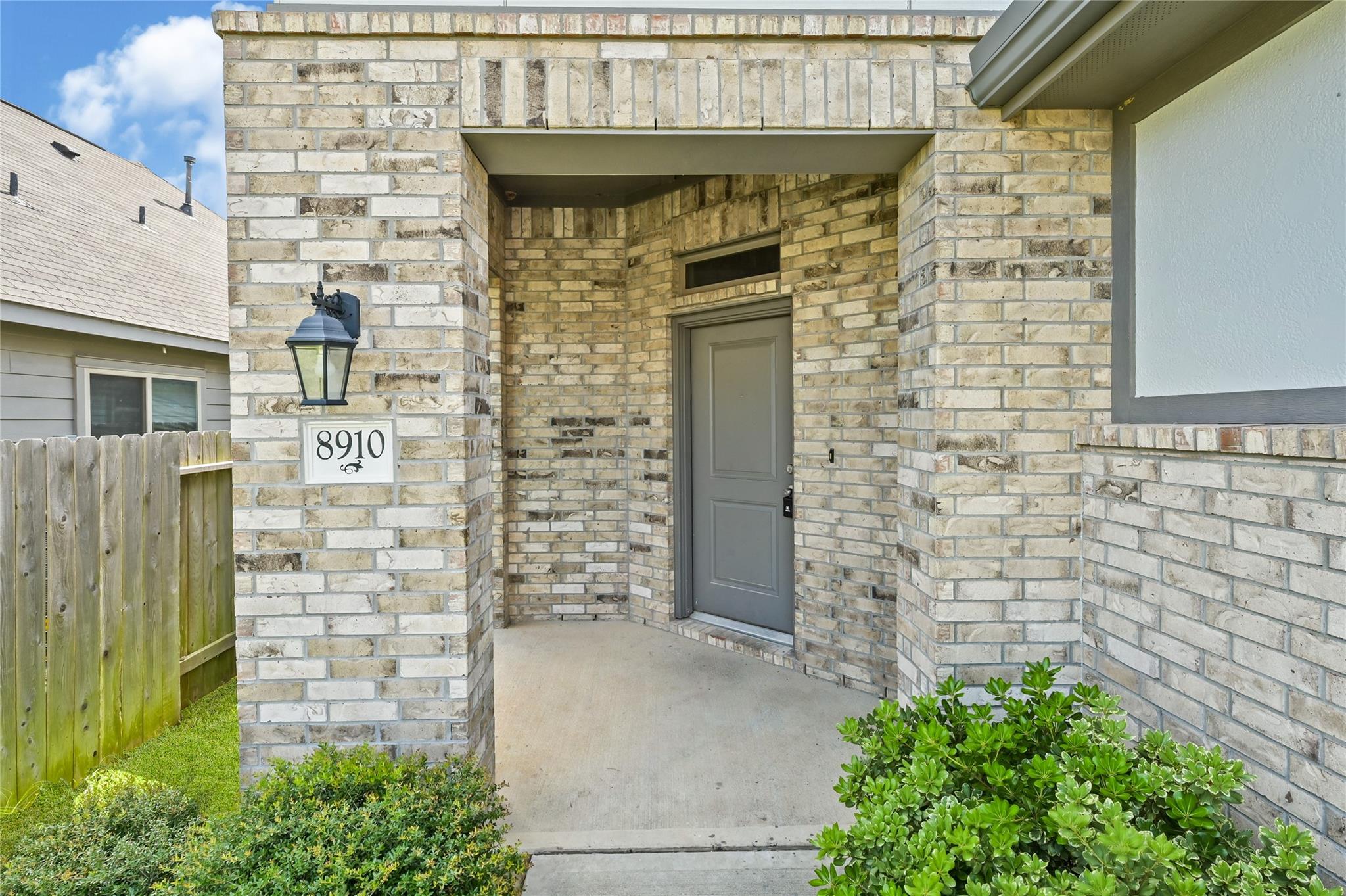 8910 Hartford River Lane