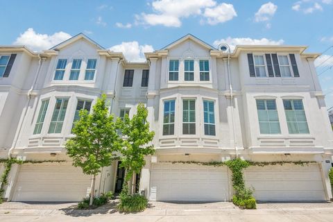 Photo of 1904 Greenwich Place Drive, Houston, TX 77019 (MLS # 32234938)